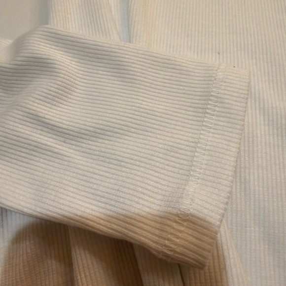 All in motion White Long sleeved Tee with Knot Detail NWT Size Small - Picture 3 of 7